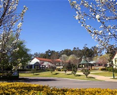 hunter valley gardens village shops.